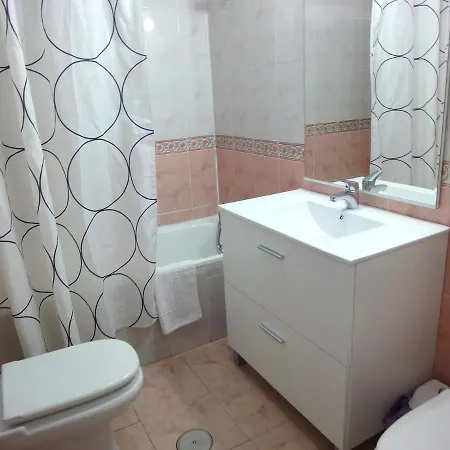 Costamar, Primera Linea De Playa, 3 Dormitorios, 2 Banos, Vistas Al Mar, Internet Wifi Y Garaje, Ideal Parejas Y Familias Benalmádena